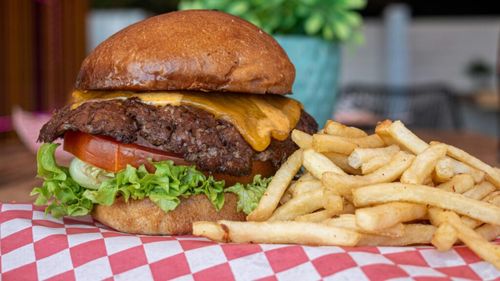 Ce se întâmplă în corp atunci când treci de la dieta tradițională africană la cea occidentală, și invers. Un nou studiu arată impactul negativ al dietei de tip occidental asupra metabolismului și imunității