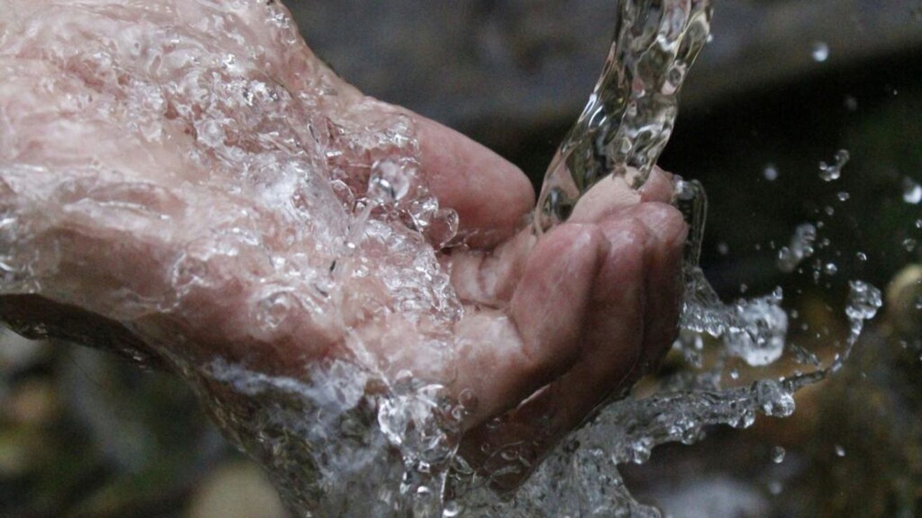 Restricții în alimentarea cu apă, pentru aproape 600 de localităţi, majoritatea în Moldova / Mai multe sectoare ale Dunării au intrat în faza de atenţionare