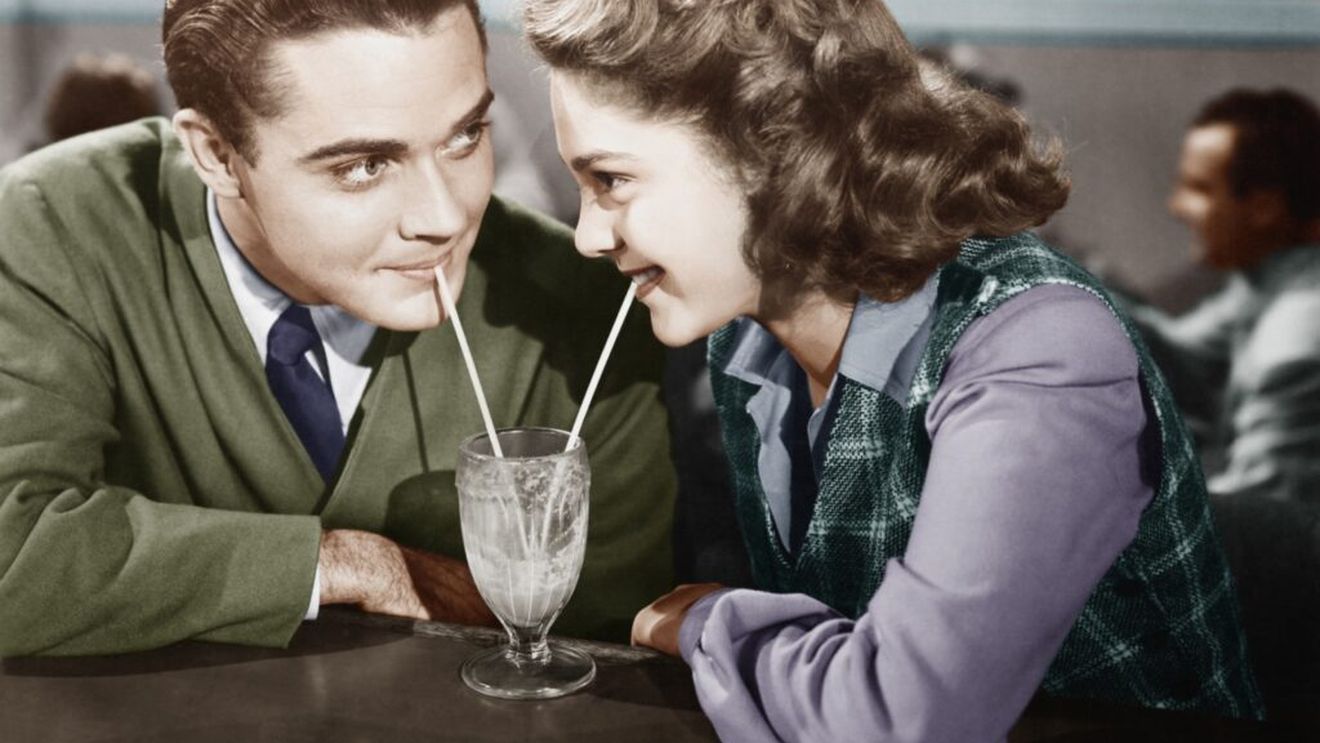 Ceea ce bei îți poate accelera încărunțirea și căderea părului, conform unor studii recente / Vestea bună e că există o vitamină care ar putea inversa procesul