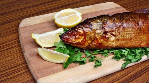 Lot de cotlet de crap argintiu afumat, retras de la comercializare întrucât prezintă Listeria monocytogenes. Este vorba de un lot vândut în județele Constanța, Tulcea și Argeș