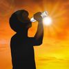 Franța interzice consumul de alcool în spațiile publice din zonele aflate sub alertă roșie de caniculă, în timpul Fête de la Musique