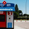 Pizza proaspăt coaptă în doar trei minute. Domino’s Pizza testează un automat disponibil non-stop