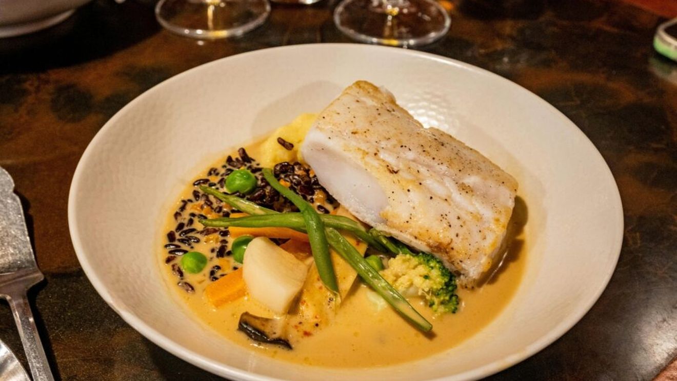 Ce este dieta MIND, ce trebuie să mănânci și cum ar putea contribui ea la prevenirea bolii Alzheimer/ Legumele cu frunze verzi, fructele de pădure și somonul, printre alimentele ce pot proteja funcția cognitive