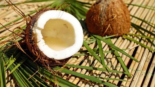 După cacao, se scumpește și nuca de cocos / Cel mai mare producător, Filipine, se aşteaptă la o scădere cu 20% a producţiei în acest an / În paralel, cererea mondială continuă să crească