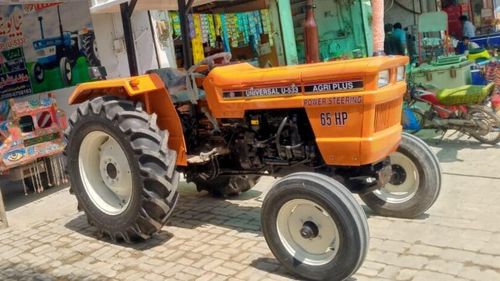 Tractoare sub marca românească Universal, produse în continuare în Pakistan / Există două modele, cu peste 90% din piese fabricate în statul asiatic