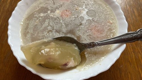 Rețetele Juanitei: Răcituri de pasăre pentru masa de Revelion și nu numai/ Piftia este cea mai bună variantă de a furniza organismului colagen natural