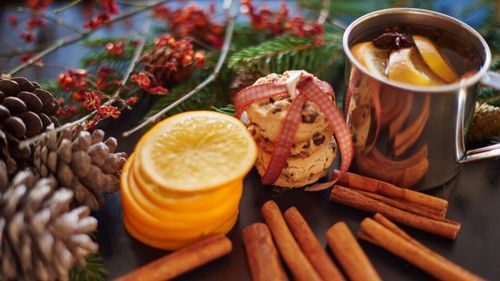 Aromele care definesc sărbătorile europene / O călătorie printre condimente, tradiții și deserturi / Cum „miroase” Crăciunul din Europa