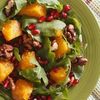 Cele mai bune 7 ingrediente pe care să le adaugi în salată pentru a reduce inflamația. Ce rol au semințele de rodie și uleiul de măsline, conform cercetărilor