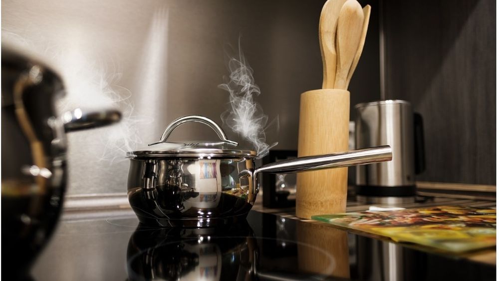 Gătitul la abur, metoda simplă și eficientă care revine în atenția celor care vor o alimentație echilibrată / Alimentele își păstrează mai bine vitaminele și mineralele, comparativ cu fierberea sau prăjirea / În plus, efortul este minim / Modele de steamere