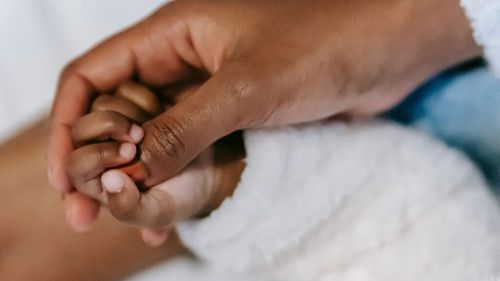 Bebelușii din Nigeria se nasc cu bacterii rezistente la antibiotice, parțial din cauza practicilor agricole / La nivel mondial, se administrează mai multe antibiotice animalelor decât oamenilor