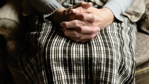 O fermă de lângă Oslo servește drept centru de zi pentru persoanele cu demență. Oaspeții sunt implicați în muncile agricole, ceea ce îi face să se simtă normali și valoroși