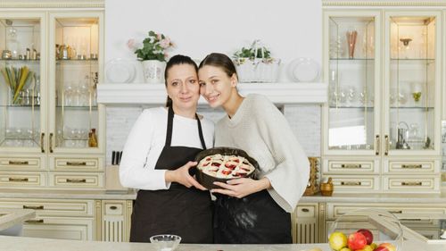 Plăcinta cu mere versus plăcinta cu dovleac / Un dietetician a dat verdictul: Cea cu dovleac este mai sănătoasă, pentru că are mai puține calorii, grăsimi și carbohidrați și mai multe proteine!