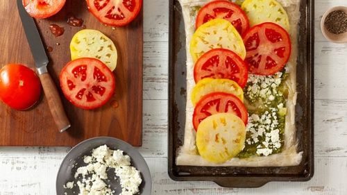 Tartă cu roșii, rețeta super ușoară și răcoroasă de vară/Un aperitiv delicios cu care nu vei da greș