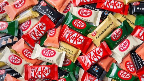 Puterea brandului. KitKat împlineste 90 de ani și înseamnă 5 miliarde de barete vândute anual în 85 de țări. Actualmente sunt prezente la nivel global 300 de produse sub această marcă