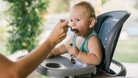 Diversificarea timpurie și alergiile/ Introducerea oului la 6 luni reduce cu 17% riscul de reacții alergice la bebeluși