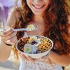Alimentele „rele” de la micul dejun la care nu trebuie să renunți când vrei să slăbești. Pâinea și untul de arahide sunt pe listă
