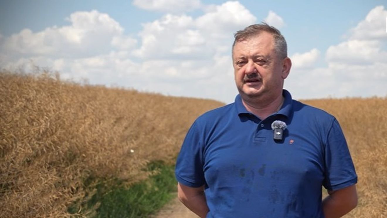 Dan Herțeg, fermier din Arad: „Nu mi se pare firesc să se schimbe regulile în timpul jocului. Avem nevoie de mai multă predictibilitate. Eliminarea facilităţilor fiscale pentru angajaţii din sectorul agricol va fi o grea lovitură pentru noi, fermierii”