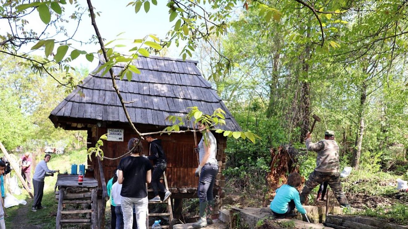 "Morile de la Rudăria", volumul care spune povestea sitului unic în România, cu 25 de mori de apă