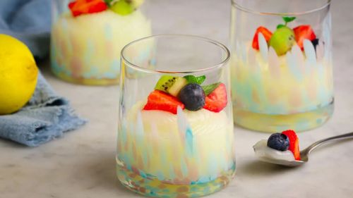 Cremă rece de lămâie, desert răcoritor, de vară, în două versiuni fără ouă. De savurat simplu sau cu fursecuri și fructe