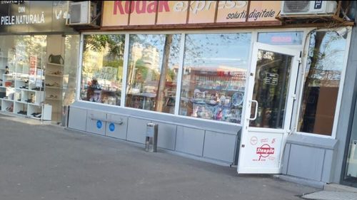 Proprietarii magazinelor de la parterul blocurilor din Sectorul 6, amendați dacă nu respectă „Ghidul de publicitate comercială”: „Până la sfârșitul acestui an se va vedea diferența” / Anunțul primarului în legătură cu Mega Image