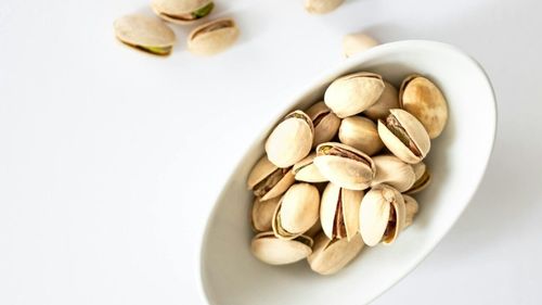 Fisticul, cea mai bună alegere pentru scăderea tensiunii arteriale / Potrivit unui dietetician, fisticul nesărat este sărac în sodiu și bogat în potasiu, grăsimi sănătoase și antioxidanți