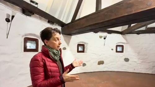 VIDEO | Breasla măcelarilor, între rânduieli, onoare și apărarea orașului / Cum trăiau și lucrau măcelarii din Baia Mare medievală / Oana Leșiu, muzeograf: „Abia după ce depășea niște etape, i se permitea să facă tăietura de maestru. Aceasta era un test practic, pe lângă verificarea documentelor și ospățul pe care-l dădea tânărul”