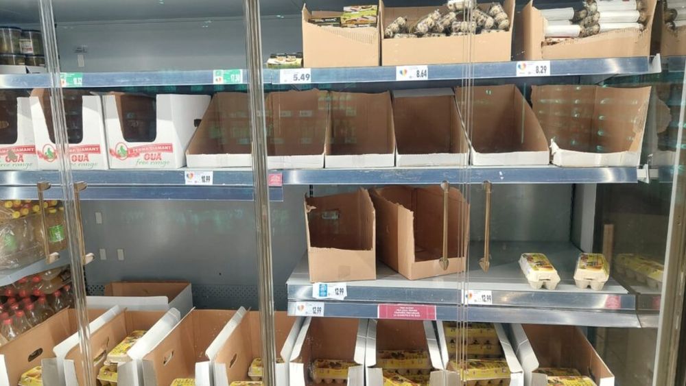 FOTO | Unele supermarkeuri din București rămân fără ouă? / Mai mulți clienți ne-au semnalat lipsa acestui produs de la raft