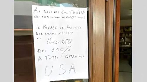 Un brutar de lângă Napoli a dublat prețul produselor vândute turiștilor americani, în semn de protest față de tarifele vamale impuse de administrația americană. „E un gest mărunt, dar plin de semnificație”