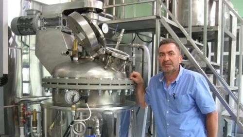 Bragagizantul: un antreprenor român din Galați premiat cu aur la un salon internațional pentru o rețetă nouă de bragă vrea să se extindă