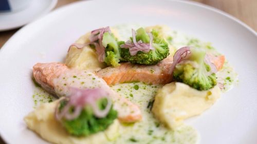 Top-ul celor mai eficiente alimente, în prevenția cancerului mamar/ Dacă mănânci broccoli, fasole neagră sau pește gras, îți poți ajuta sânii să se mențină sănătoși