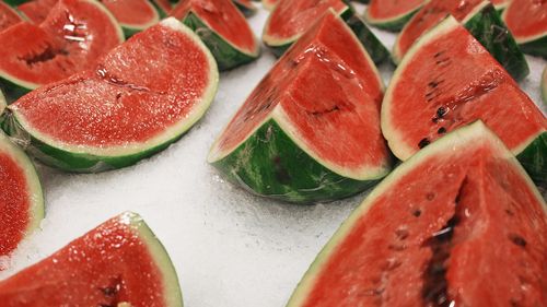 Primii pepeni de Dăbuleni au ajuns în piețele din Capitală. Cât costă un kilogram