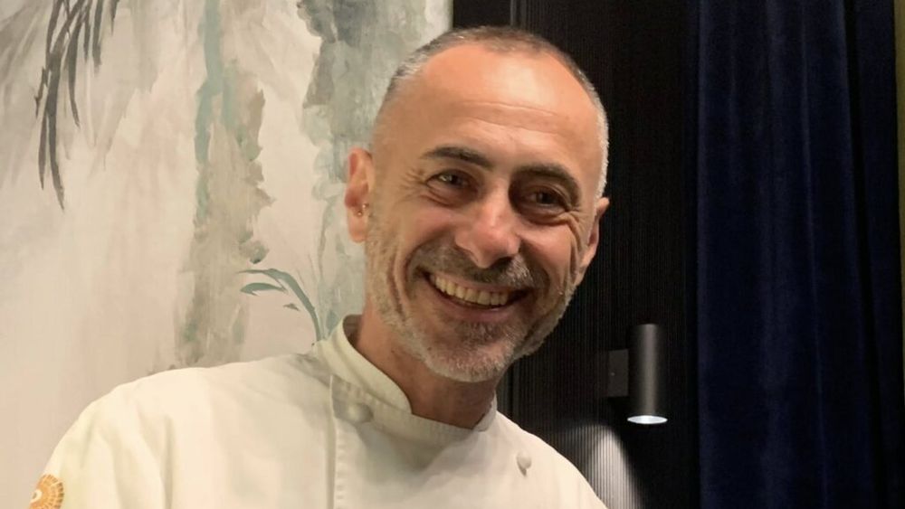 Cum a învățat un chef italian să folosească în preparatele sale ierburi aromatice și multe feluri de condimente, eliminând complet sarea