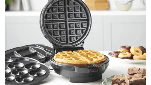 Cel mai bun aparat de făcut waffles. Rețeta cu care poți să faci versiuni dulci sau sărate și cum le poți servi, de la micul dejun la cină