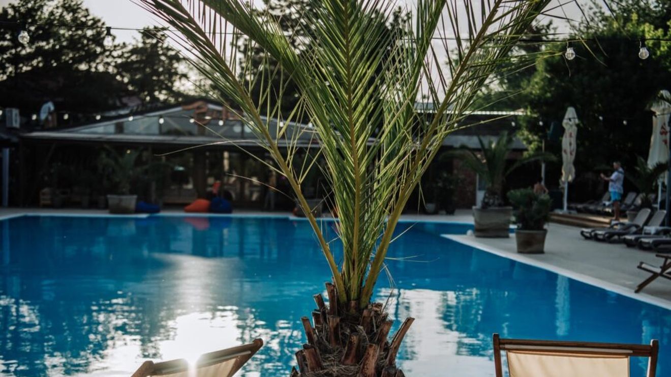 Relaxare urbană: 3 restaurante cu piscină din București pentru zile toride
