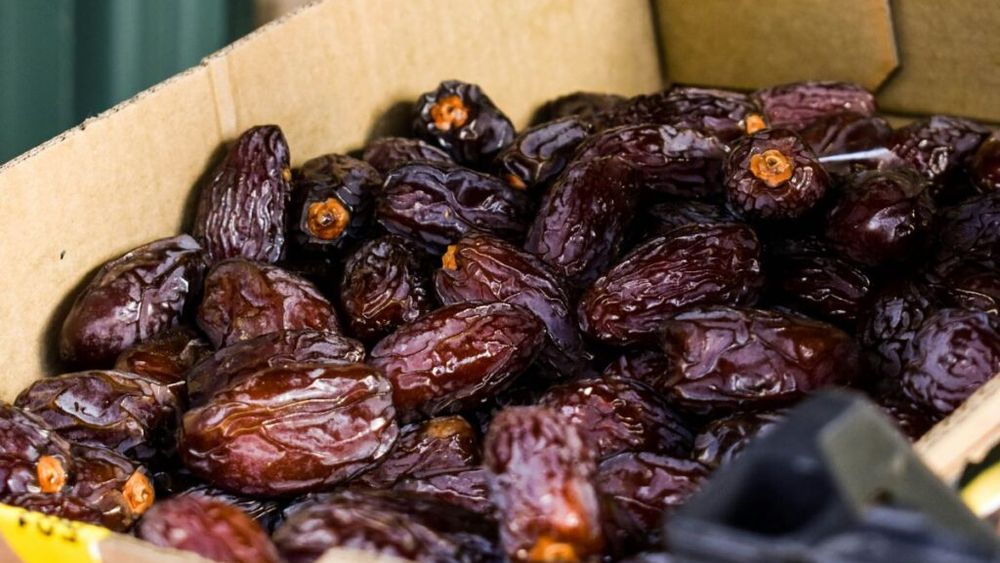 Curmalele devin un superaliment tot mai căutat și se consumă peste tot în lume deși se produc doar în Orientul mijlociu și nordul Africii. Dulceața lor naturală și textura cremoasă fac din ele un ingredient ideal în multe produse și rețete