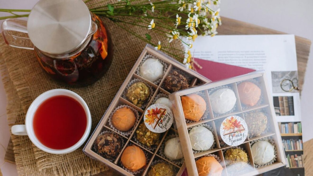 Ceaiul antiinflamator pe care trebuie să-l bei după fiecare masă pentru a reduce balonarea/ I se spune ceaiul din floare de Jamaica sau hibiscus