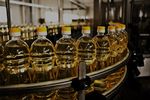 Fermieri din patru județe construiesc o fabrică de ulei. Investiția ajunge la 46 de milioane de euro și va avea o capacitate de procesare de 600 de tone de floarea-soarelui în 24 de ore