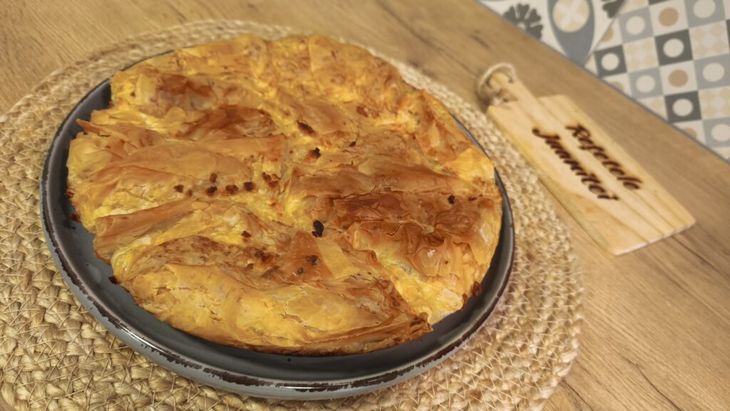 VIDEO FOTO | Plăcintă cu brânză, rețetă turcească din doar trei ingrediente, plus unul secret. Află ce să pui ca să iasă o minuntăție de plăcintă, crocantă și cremoasă în același timp