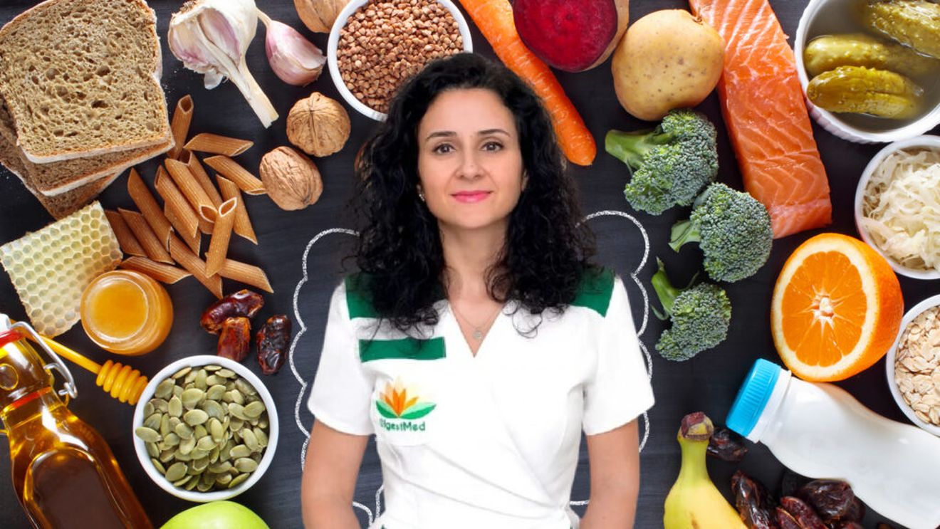 Mezelurile, dulciurile și alimentele ultraprocesate: ce riscăm dacă le consumăm ani la rând. Dr. Adelina Popescu, gastroenterolog, explică legătura cu bolile digestive: „Nu facem cancer dacă mâncăm ocazional nesănătos”