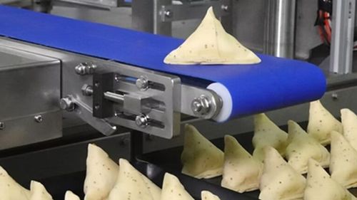 ANKO lansează prima mașină automată pentru samosa Punjabi / Este o revoluție în industria preparatelor tradiționale