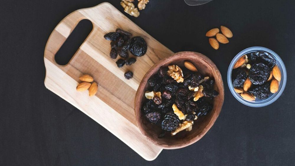 Dieteticienii dezvăluie beneficii mai puțin știute ale sucului de prune uscate: Bogat în nutrienți, ce pot ajuta la menținerea sănătății intestinului, acesta pot fi util și pentru sănătatea inimii și a oaselor