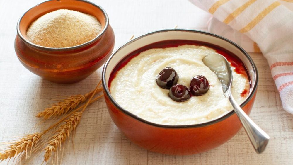 Mureş: Grişul cu lapte, reinventat de elevi într-un proiect despre identitatea gastronomică românească / „Am făcut o dulceaţă de afine în care am adăugat portocale şi scorţişoară”