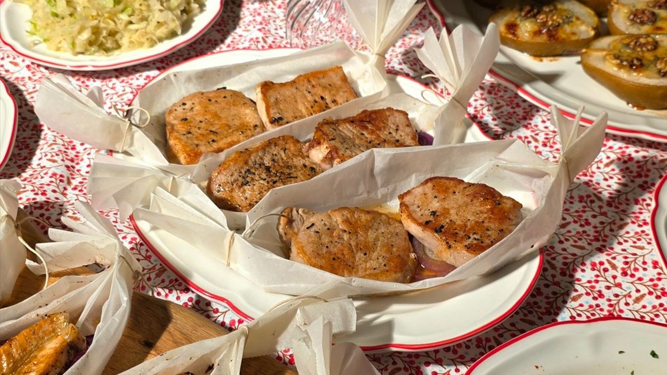 Belșug pe masa de Revelion / Somon cu glazură balsamică și vrăbioară de vită slow-cooked