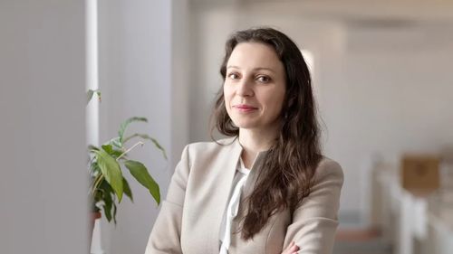Mihaela Nabăr, speaker la conferința „Un an de G4Food” / Director executiv al World Vision România și consilier onorific al ministrului Educației, ea a fondat programul „Pâine și Mâine”