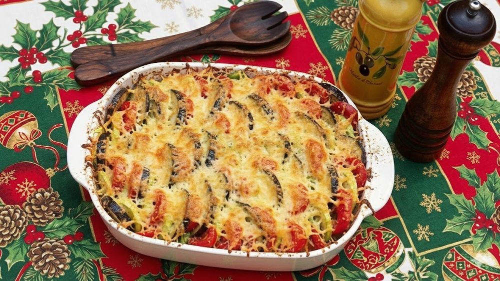 Un prânz lejer înainte de marele festin de Revelion/ Legume gratinate la cuptor, light și ușor de făcut
