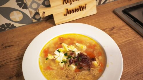 Rețetele Juanitei | Supă de pui cu ou și jamon adăugat sau supă „picadillo” andaluză/ O variantă la supa clasică de pui și tăieței