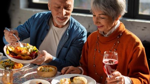 Cele trei tipuri de dietă care reduc riscul de boli cronice, de la cardiopatie la diabet și boli neurodegenerative. Toate au la bază principiile dietei mediteraneene, dar cu ceva în plus