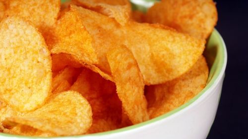 Zece povești interesante din spatele invenției alimentelor moderne / Popsicle a apărut din greșeală, iar chipsurile din răzbunare pe un client prea pretențios