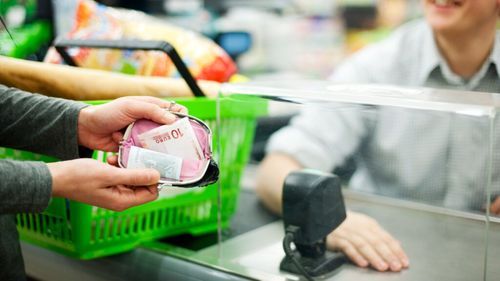 Comisia Europeană dă Ungaria în judecată din cauza taxei pe supermarketuri / Bruxelles-ul acuză discriminarea marilor retaileri