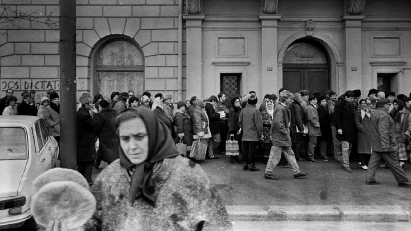 Documente CNSAS: 170 de tone de unt destinat exportului au fost lăsate să se strice în 1986, în timp ce românii stăteau la cozi pentru alimente
